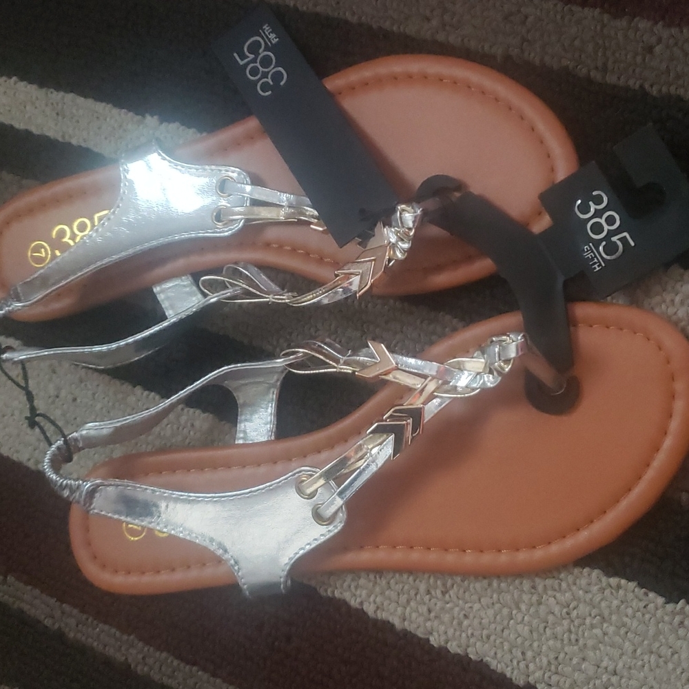 Sandles - Picture 2 of 2